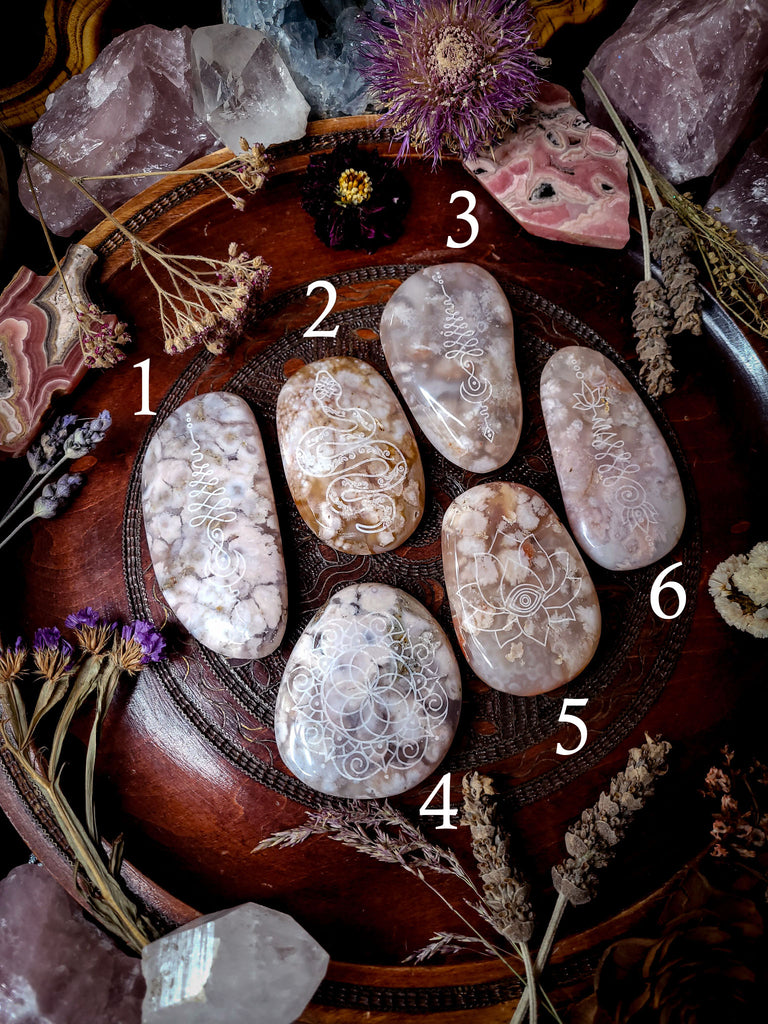 Engraved Flower Agate Crystal Pebble Stones