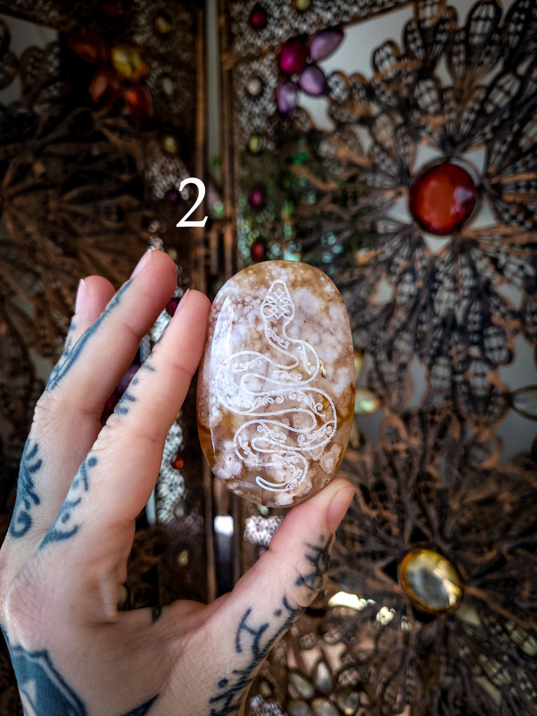 Engraved Flower Agate Crystal Pebble Stones