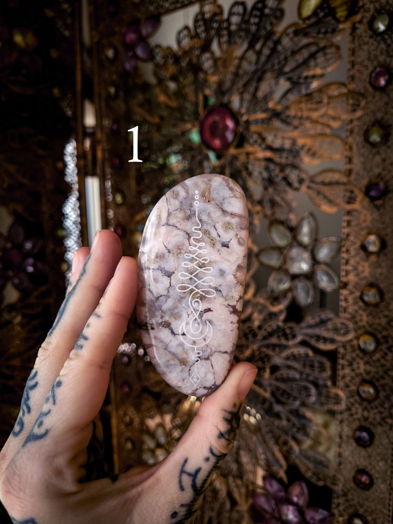Engraved Flower Agate Crystal Pebble Stones
