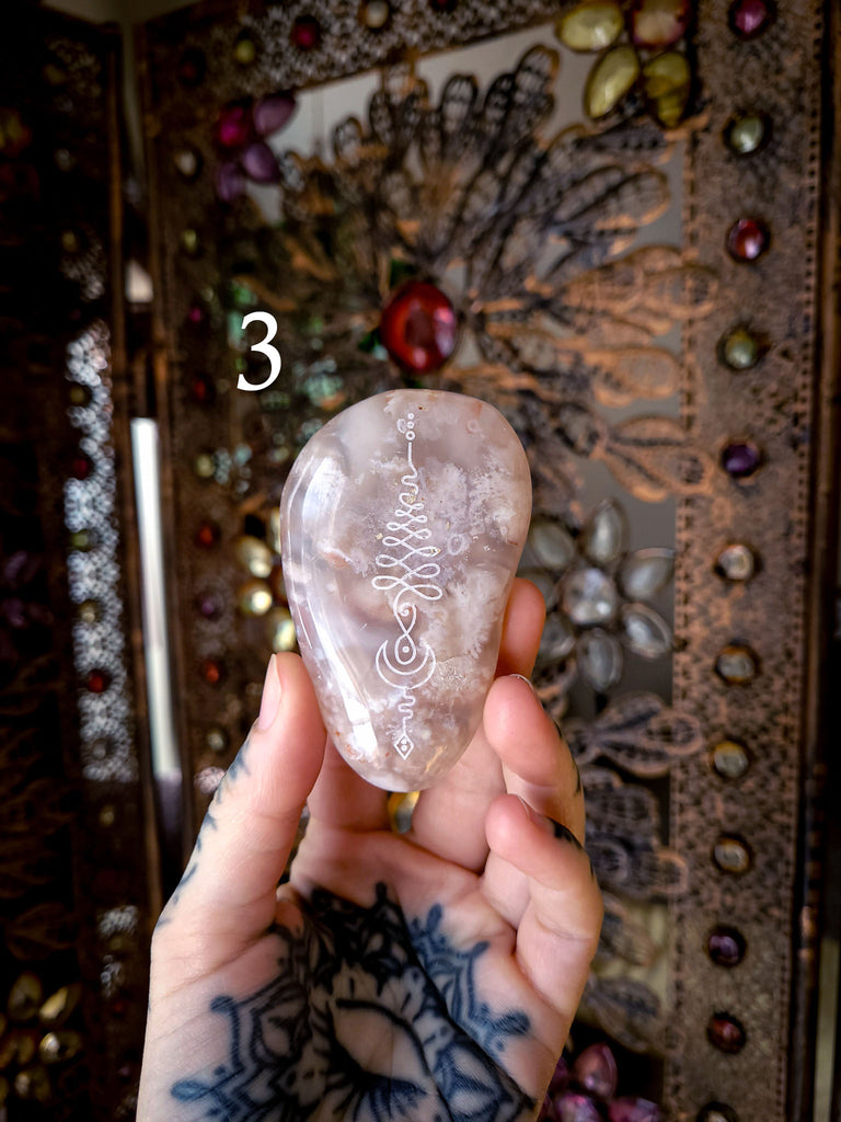 Engraved Flower Agate Crystal Pebble Stones