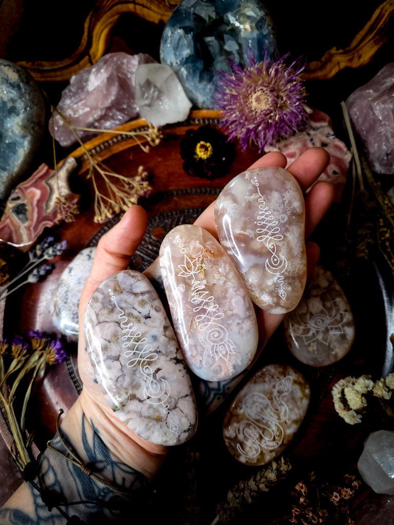 Engraved Flower Agate Crystal Pebble Stones