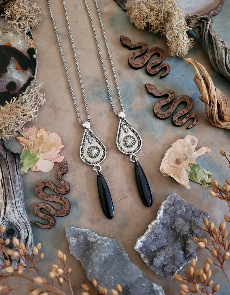 Floral Onyx Pendant Necklace