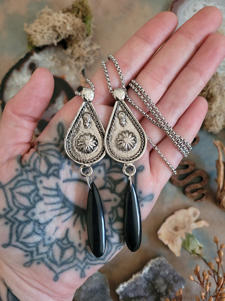Floral Onyx Pendant Necklace