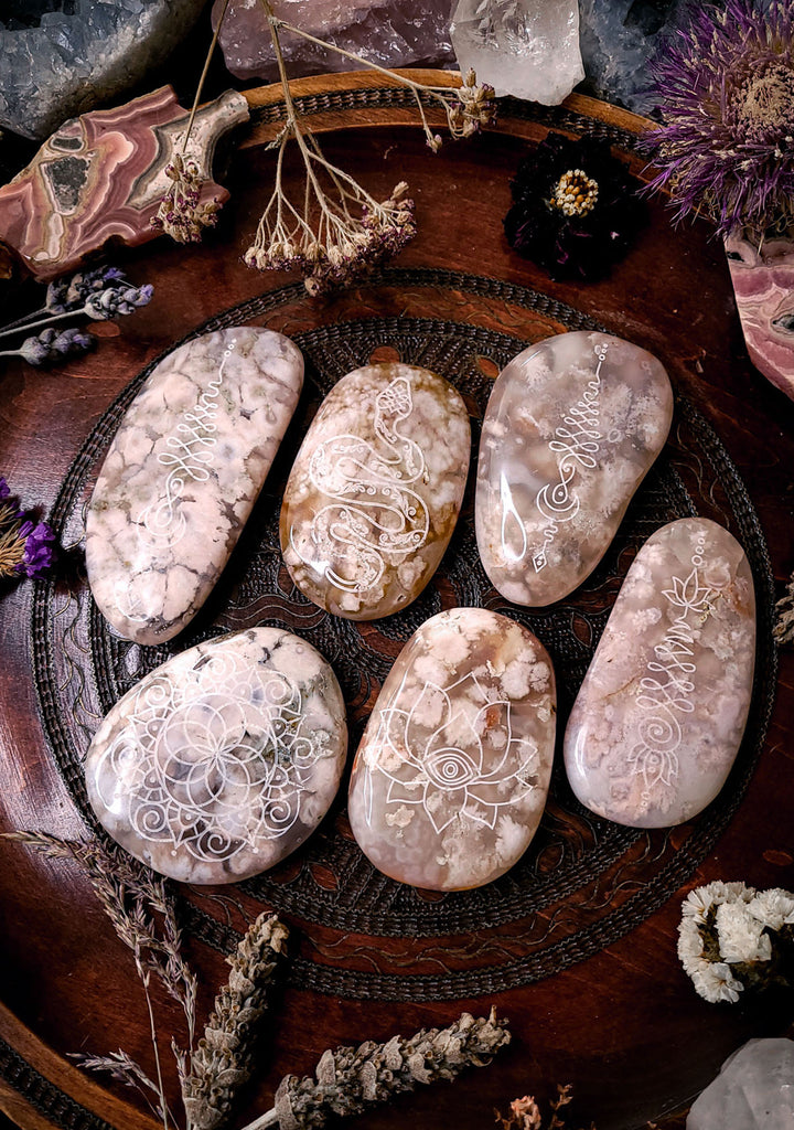 Engraved Flower Agate Crystal Pebble Stones