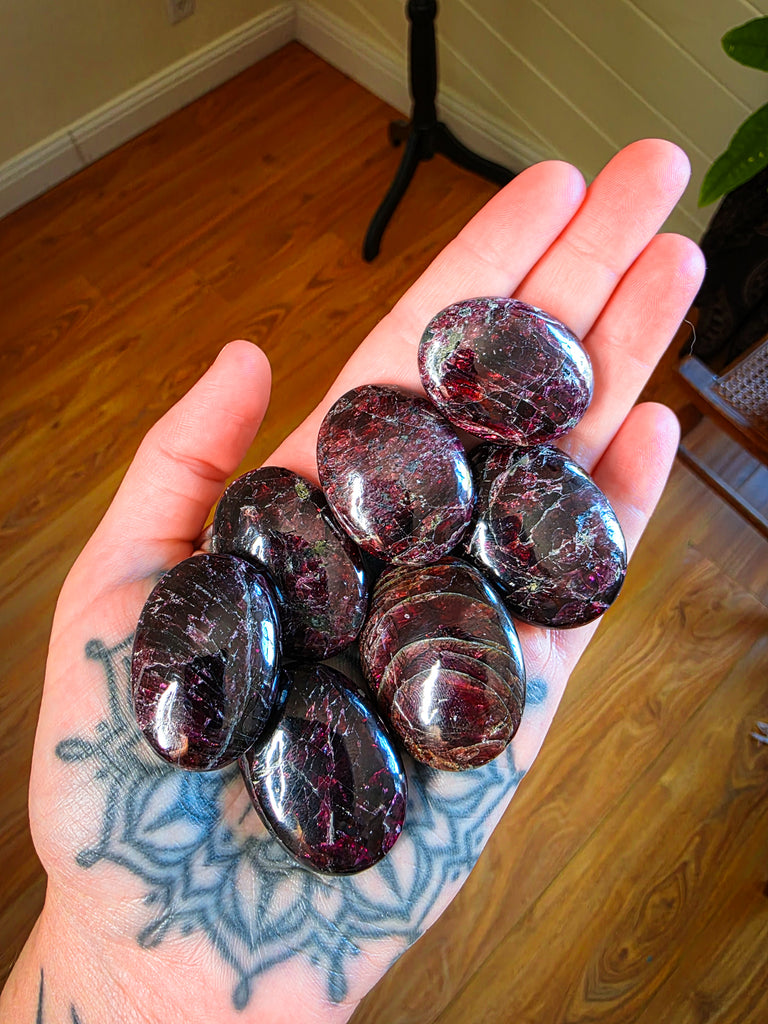 Gemmy Garnet Crystal Pebble Palm Stones