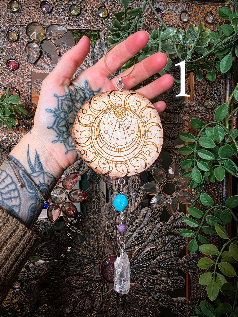 Engraved Wood Round Wall Hangings