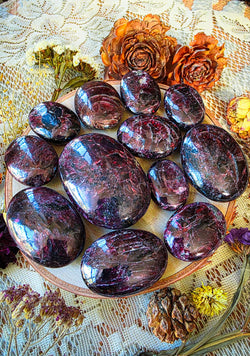 Gemmy Garnet Crystal Pebble Palm Stones